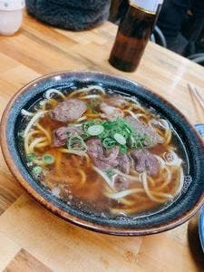 ホルモンうどん権兵衛