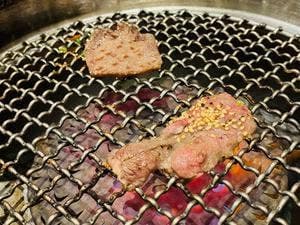 焼肉ホルモン でかのれん 東あずま店