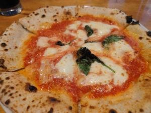 ピッツェリア アッローロ