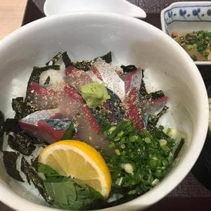 海鮮丼 日の出 博多デイトス店