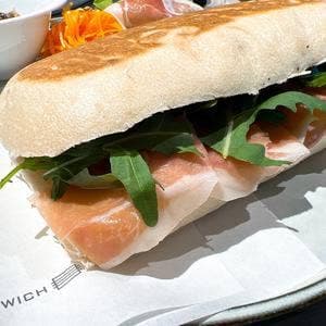 SANDWICH MOMENT