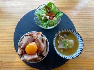 スリーピッグ名古屋本店