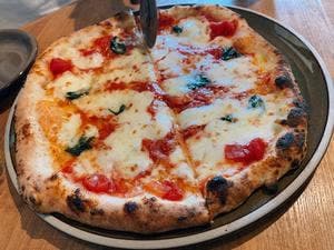ピソラ 吹田江坂店