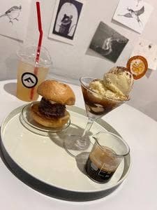 FUZON KAGA Gallery and Bar