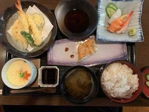 新和食料理・創作居酒屋 七つの月の夢