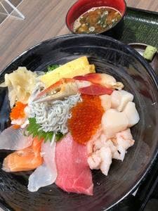 鮮魚専門店 山助 川崎店
