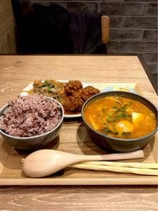 ごはんすすむ by.Komeraku 横浜ポルタ店