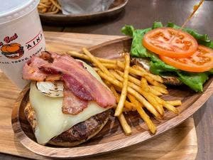 KUA`AINA 三井アウトレットパーク滋賀竜王店