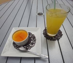 FLAT CAFE