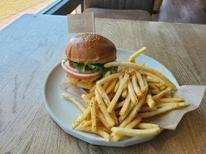 TEDDY'S BIGGER BURGERS JAPAN HYUUGA KANEGAHAMA