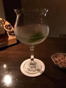 TOM'S BAR