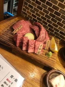 焼にく とびこ