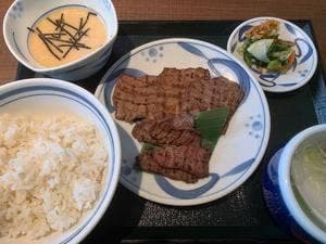 牛たんとろろ麦めし ねぎし 原宿店