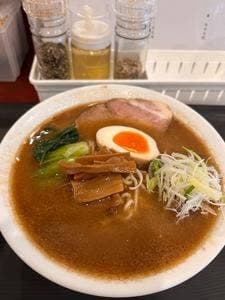 モモヤ