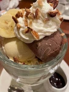 ロイヤルホスト 東新宿駅前店