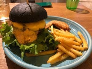 BURGER&BEER COLOR 大手町