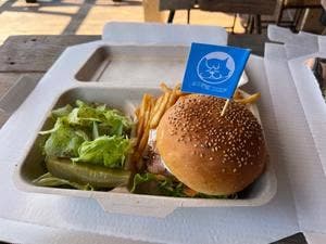 猫まち駅舎 Cat Station cafe & bar