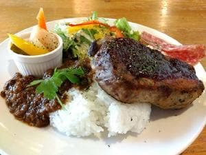 肉と魚と愉快な仲間達 ホワイト ブラウン