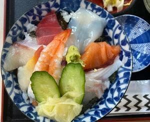 すし友