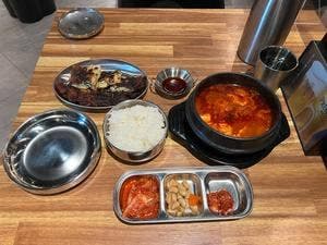 NENE CHICKEN & JIJIMI GO 三宮OPA2店