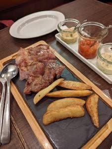 炭焼&WINE 利三郎