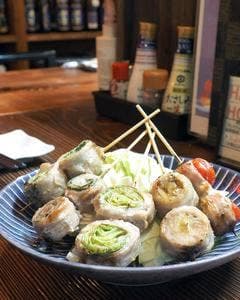 炭火野菜巻き串と炉端焼き 博多うずまき 駅前店