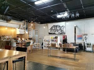 犀の角 カフェバー