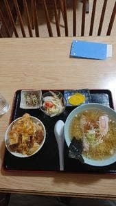 工藤精肉店中央ビル食堂部