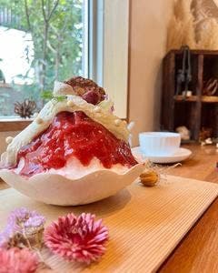 8 hachi 食パンとコーヒーとおやつ