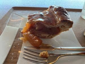 秋田県立美術館ミュージアムラウンジ