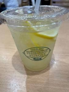 フレッシュネスバーガー セブンパークアリオ柏店