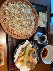 つる家