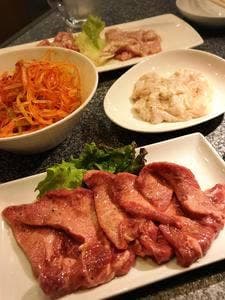 炭火やきにく はな