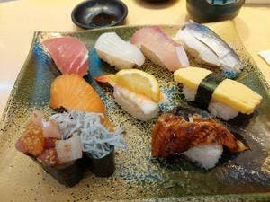 魚河岸のすしえびす西代店