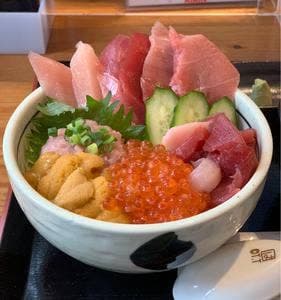 産直鮮魚とマグロの明神丸