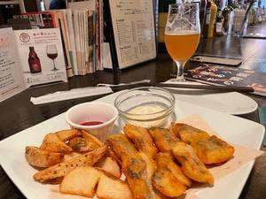 LIVING CRAFT BEER BAR