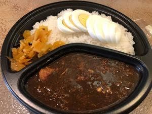 スリーテーブルズ