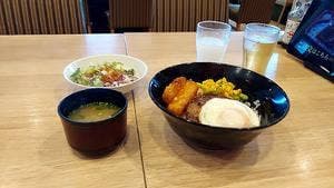 ガスト 和歌山湊店