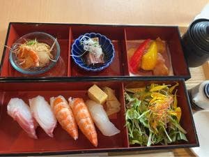 Blue fin by UORIKI