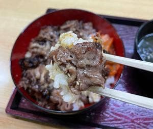 焼肉丼 しゅん
