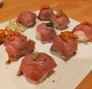 炭焼き肉×餃子とワイン マドンナ 博多本店