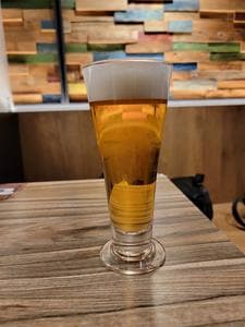 Z BURGER & CRAFT BEER TAP EQUiA北千住店
