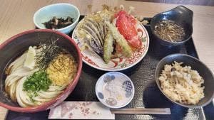 うどんと天ぷらのりんかい