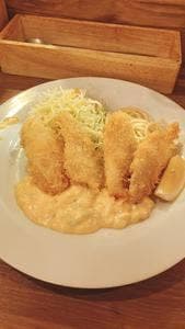 洋食ボンバー