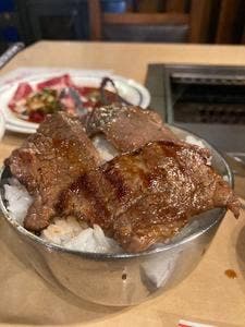 焼肉とらじ