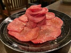 炭火焼肉エイト