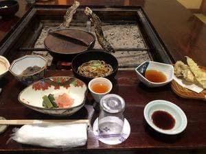 山水館 信濃 食事処