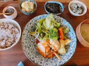 野菜とつぶつぶ アプサラカフェ 伊丹店