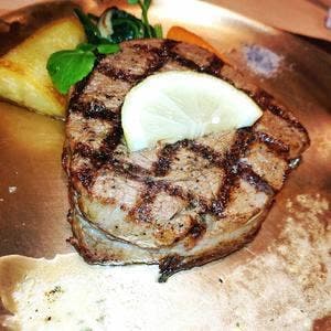 ステーキハウスキッチンリボン