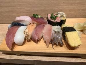 魚がし日本一 みなとみらい店 立喰寿司